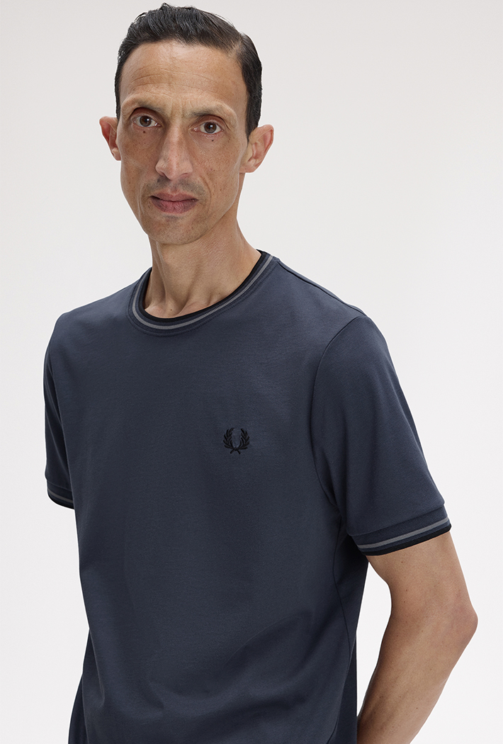 Fred Perry Men's Grey Twin Tipped T-Shirt - Size 42 - Image 2
