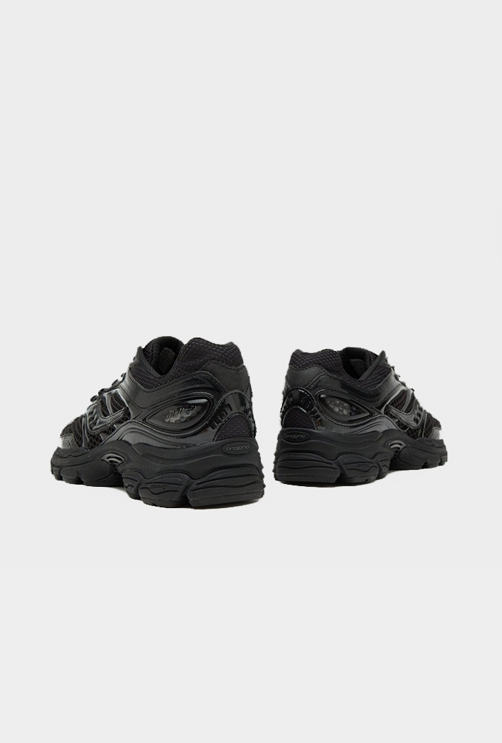 Saucony ProGrid Omni 9 OG Trainers
